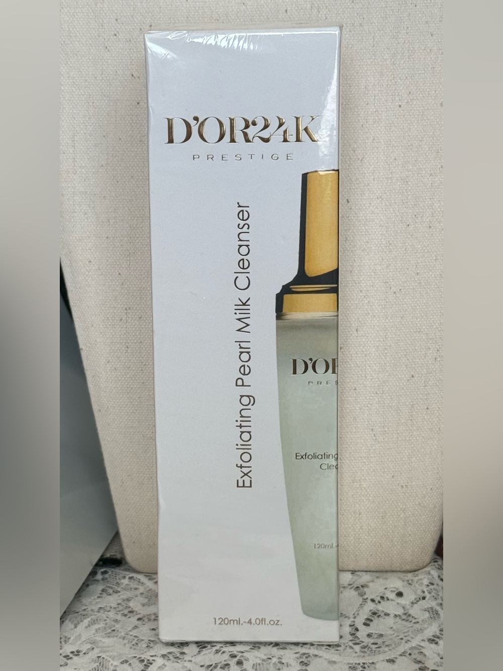 D’OR24K Exfoliating Pearl Milk Cleanser